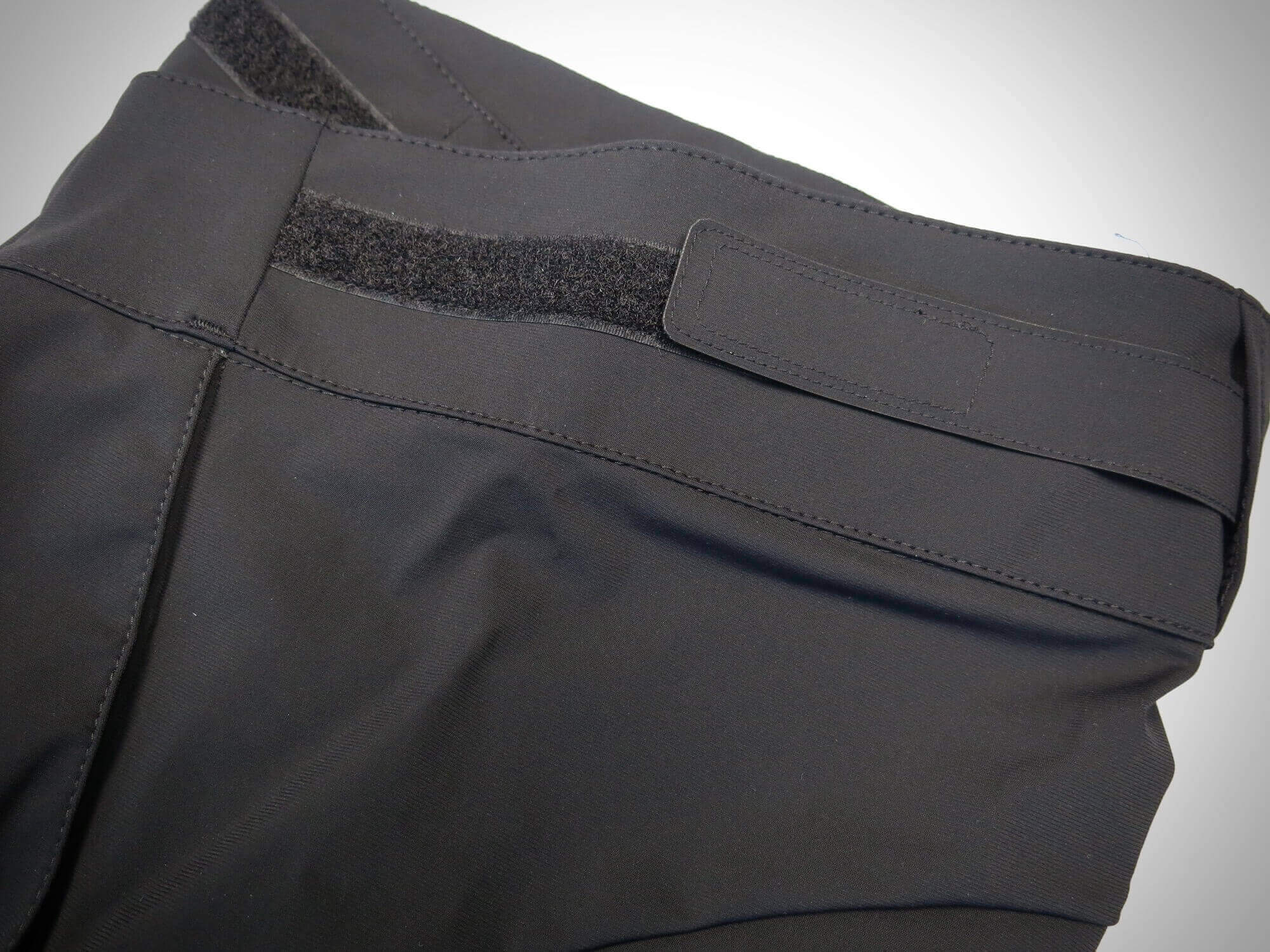 Men‘s - BARG Evo - BARG Evo MTB-Shorts – Leicht & Nachhaltig für Gravel & MTB🌿 - Entdecke die BARG Evo Shorts für Männer: Ultraleichtes Tragegefühl, aus recyceltem Polyamid. Ideal für Sport & Freizeit. Jetzt mit neuem Taschendesign! 🏃♂️✨ - Farbe: Moonl