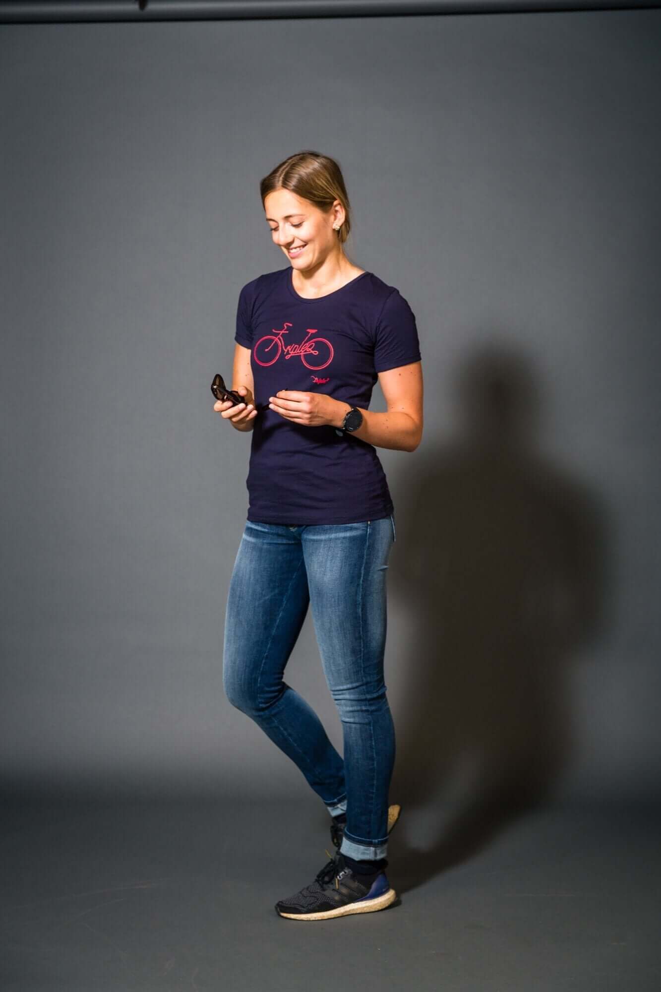 Women‘s - TUUR - Bike T-Shirts % OUTLET ARCHIV 1st Edt. Beet Red Frühjahr / Sommer Hawaiian Ocean Hibiscus L M Organic Cotton Peacoat S spo-default spo-disabled spo-notify-me-disabled SUB - Loose - Trail Cut tops Women XS