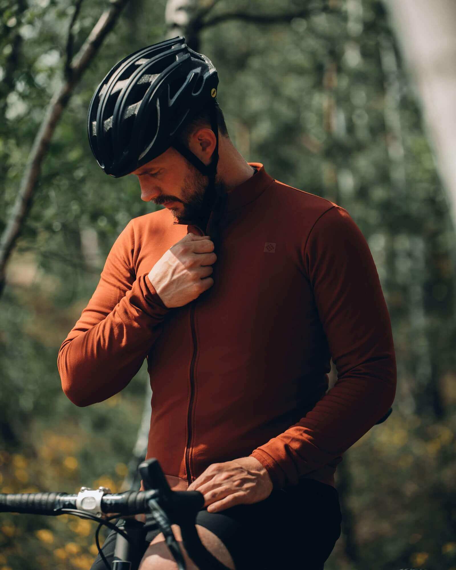 Early Spring Bundle - Merino - Men - Early Spring Bundle - Merino - Men - Noch ist es kühl und wechselhaft draußen. Aber hin und wieder hast du den Geruch des Frühlings in der Nase. Zeit für dein Bike - mir der richtigen Garderrobe für Early Spring Touren