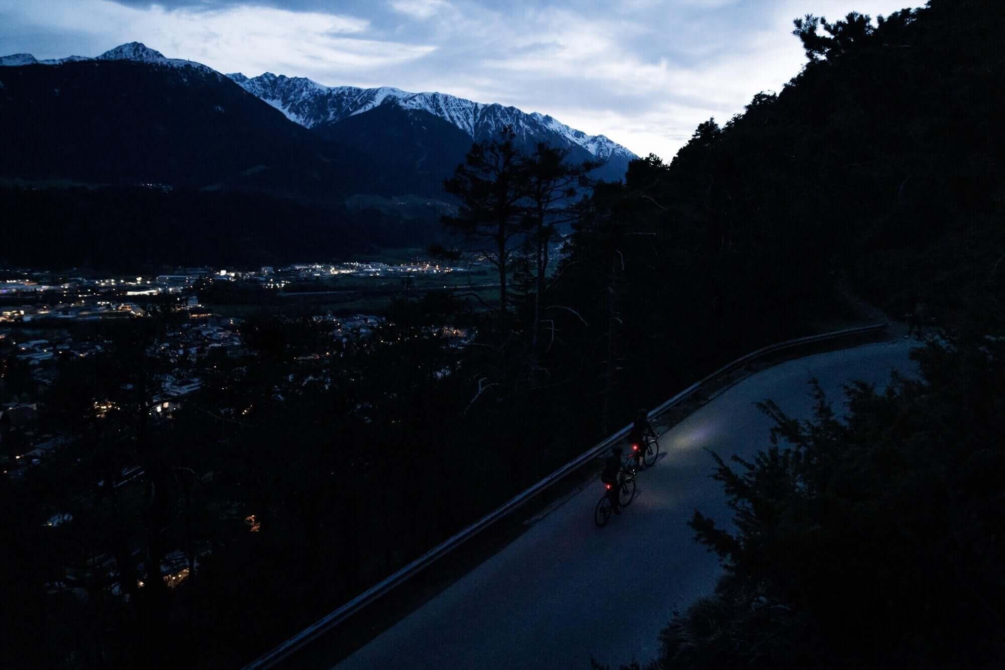 Men‘s - BRIES Pro 2nd Edt. Frühjahr Essentials Herbst / Winter Herren309 Jacken & Westen195 L M Men Merino Merino187 Moonless Night Mountainbike206 PFC Free PRO - Tight - Race Cut Radtrikots193 Recycled Polyamide Road & Gravel205 S spo-default spo-disabled spo-notify-me-disabled XL XXL